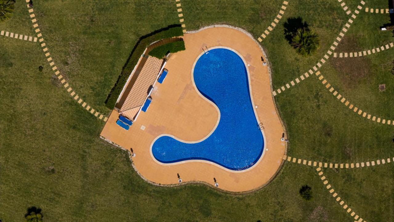 Apartamento No Condominio Baia Village Com Piscina 阿尔布费拉 外观 照片