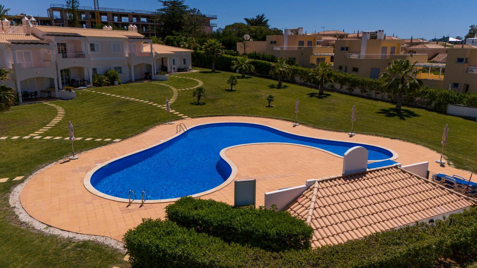 Apartamento No Condominio Baia Village Com Piscina 阿尔布费拉 外观 照片
