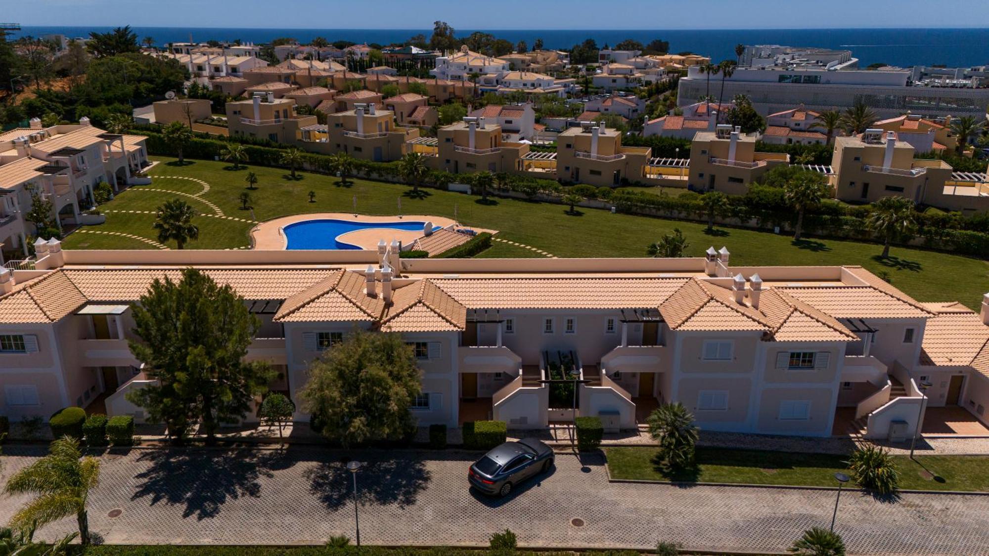 Apartamento No Condominio Baia Village Com Piscina 阿尔布费拉 外观 照片