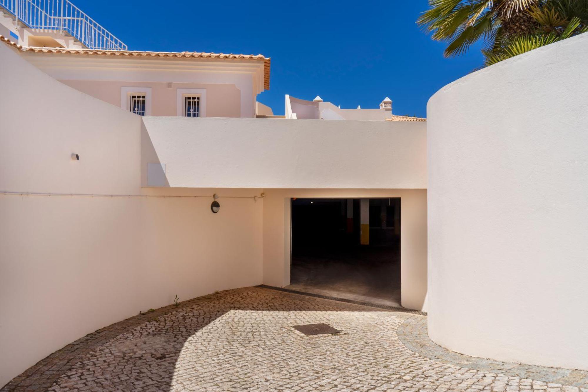 Apartamento No Condominio Baia Village Com Piscina 阿尔布费拉 外观 照片