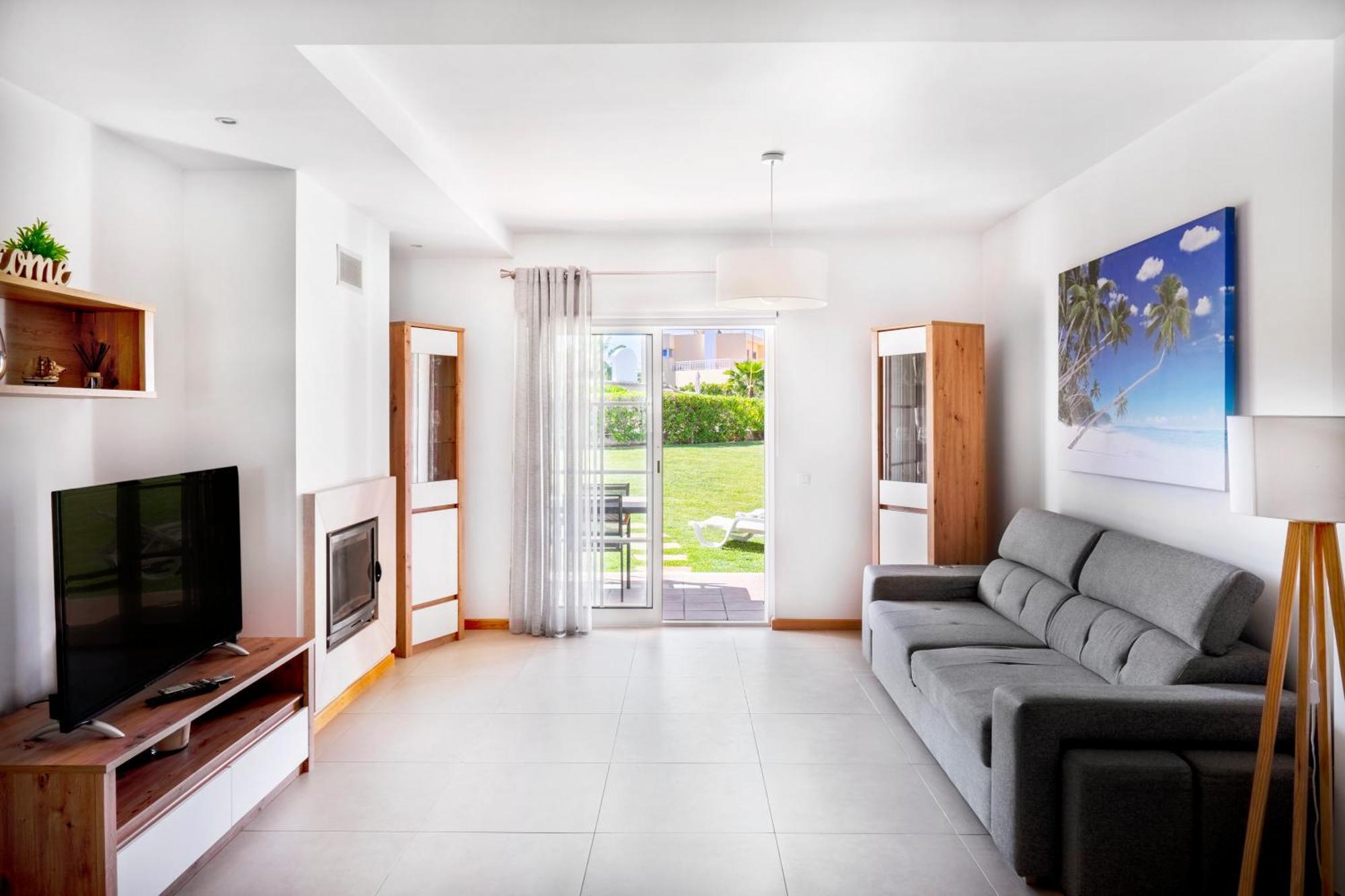Apartamento No Condominio Baia Village Com Piscina 阿尔布费拉 外观 照片